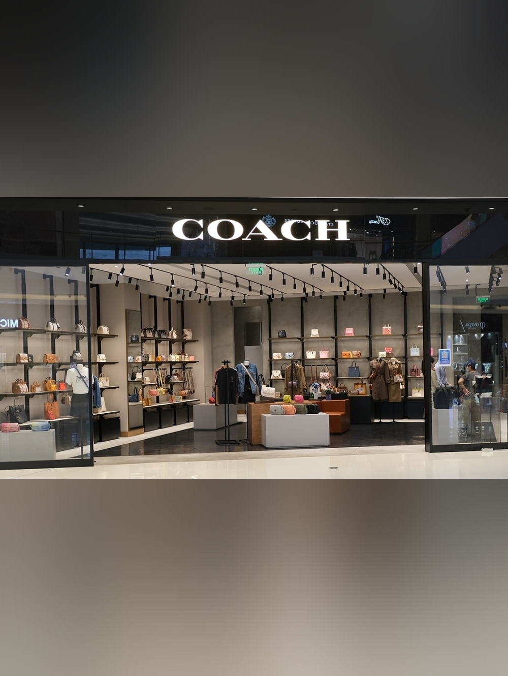 COACH/ KATE SPADE/ DOONEY & BOURKE/ MICHAEL KORS & MORE SHARE SHOW - Picture 2 of 9